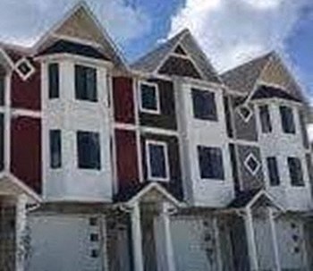 #21-900 St Andrew's Lane 3 Beds House for Rent