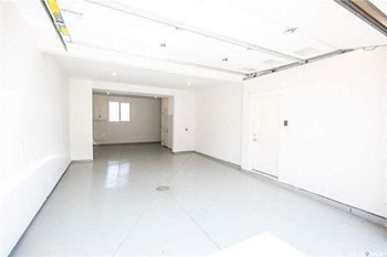 #8-900 St Andrew's Lane 1 Bed House for Rent - Photo Gallery 4