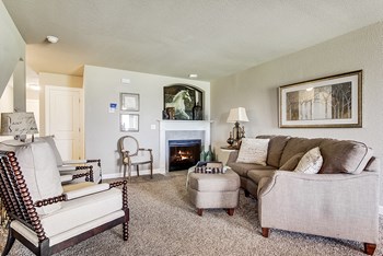 10610 Clubhouse Drive 2-3 Beds Townhouse for Rent - Photo Gallery 6