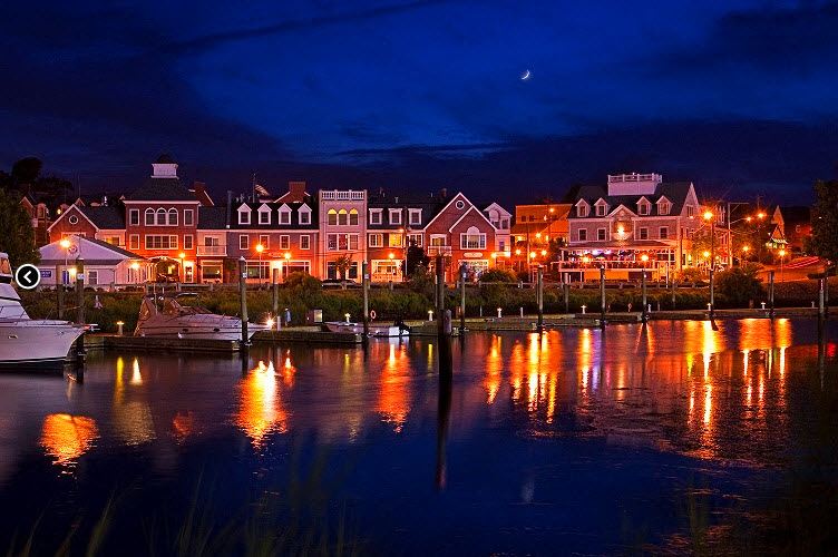 Exterior night view. - Photo Gallery
