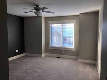 #206-3220 11th Street 3 Beds House for Rent - Photo Gallery 5