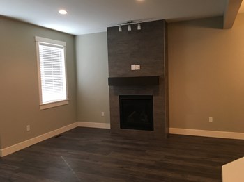 #208-3220 11th Street 3 Beds House for Rent - Photo Gallery 6