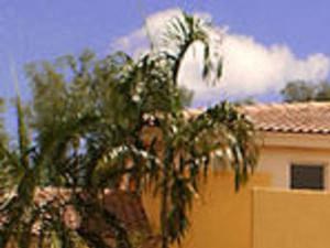 exterior leasing office_Prospect Park Apartments Ft. Lauderdale, FL