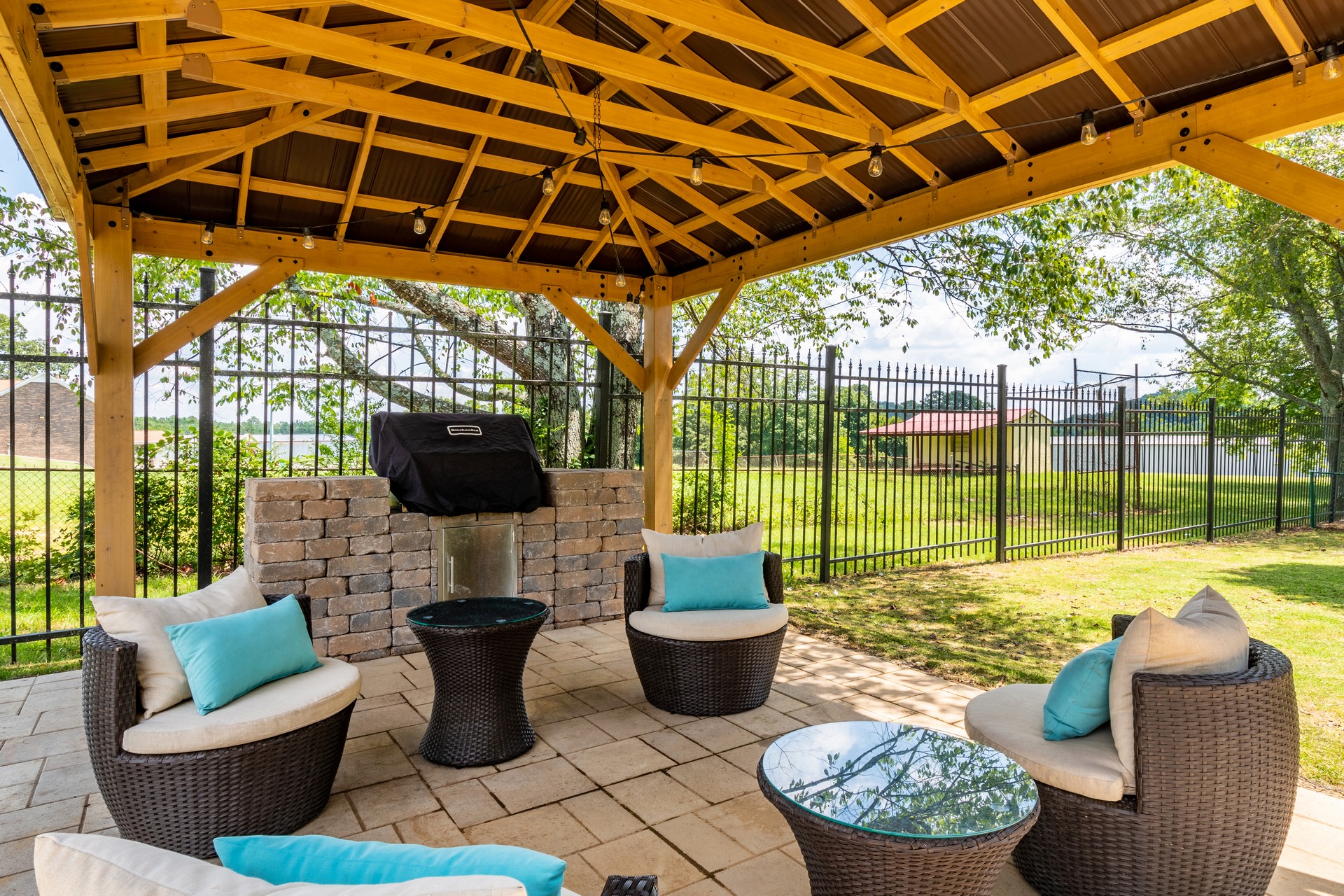 The Pointe At Westland