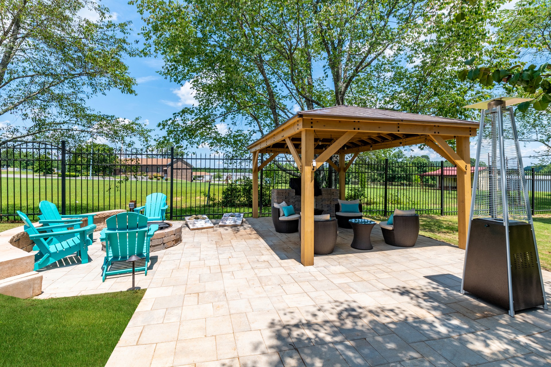 The Pointe At Westland