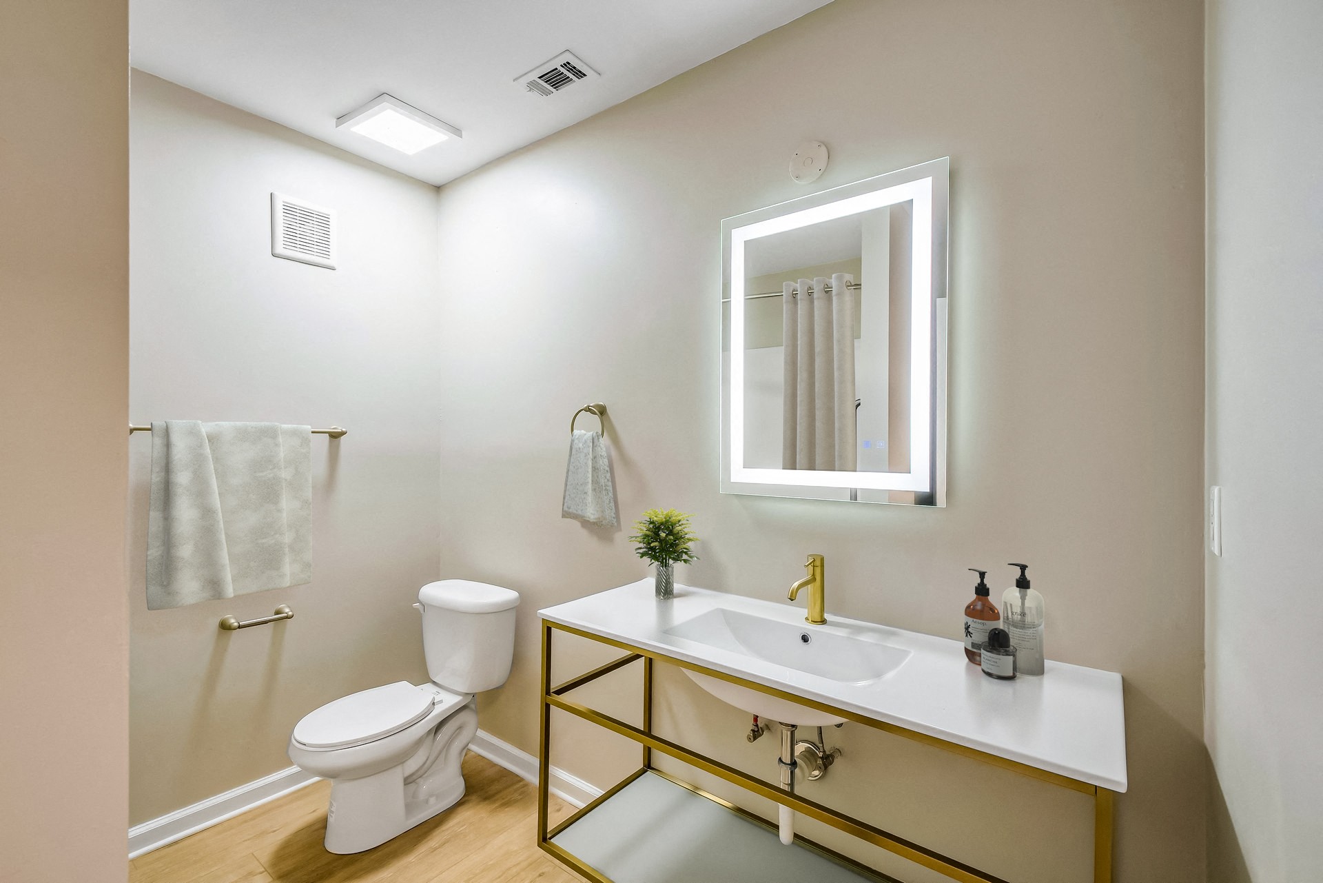 The Pointe At Westland