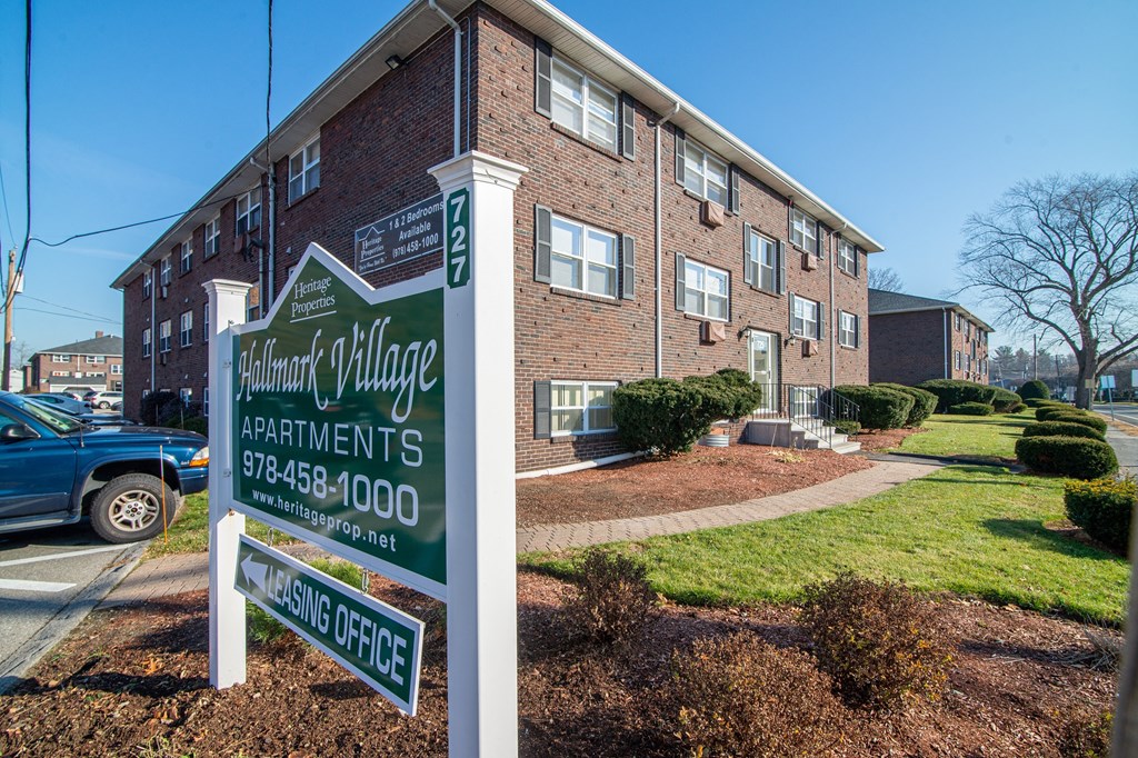 Hallmark Northwood - Apartments in Lowell, MA