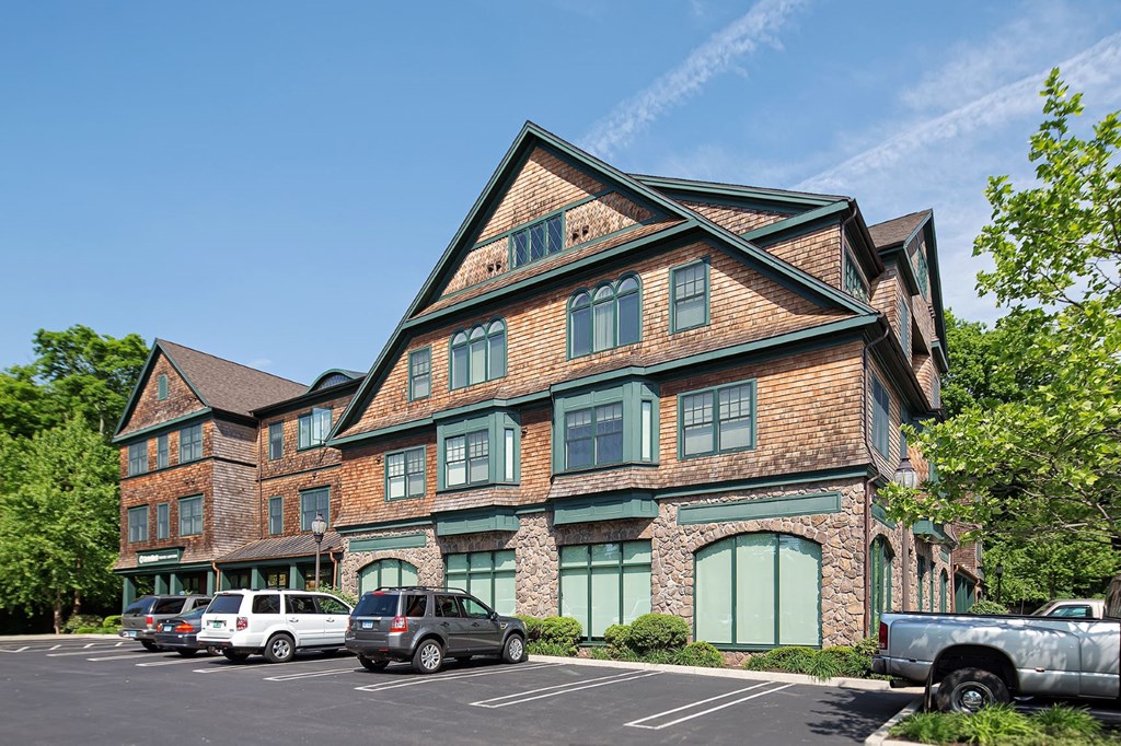 Spinnaker Brook exterior.