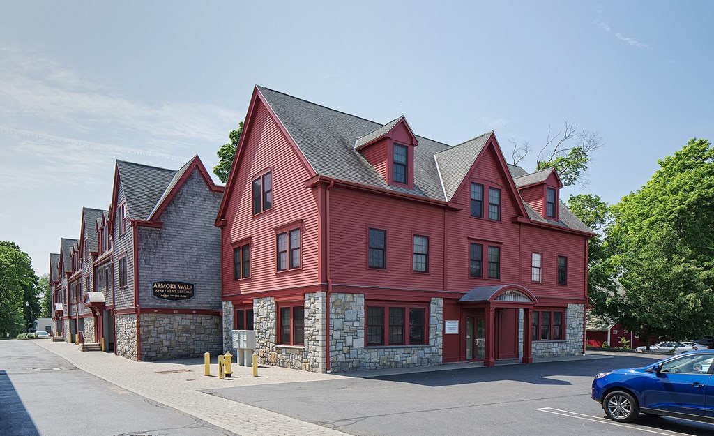 Spinnaker Walk exterior.