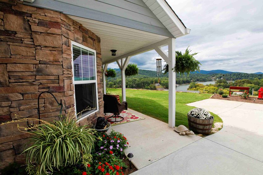 Hiawassee Park Senior Living Community Apartments, 89 Hiawassee Park Dr