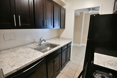 12600 Shaker Boulevard Studio-2 Beds Apartment for Rent Photo Gallery 1