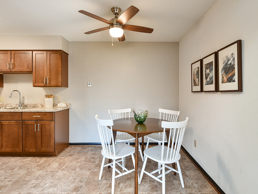 The Pines of Burnsville - Dining Room