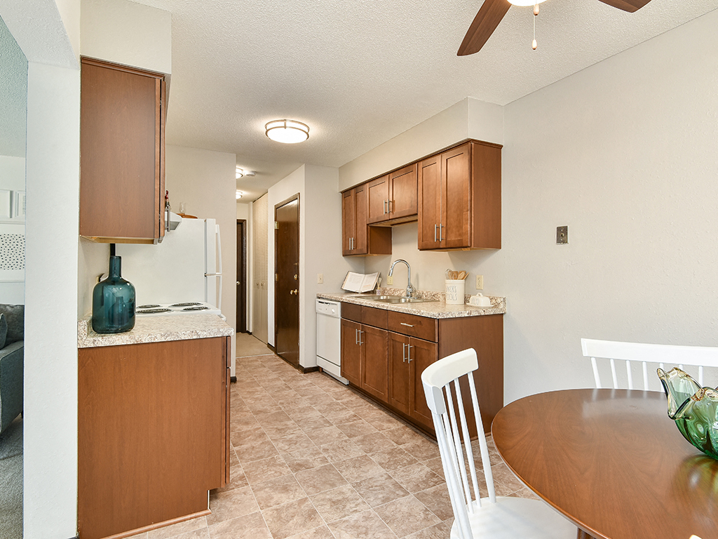 The Pines of Burnsville - Kitchen