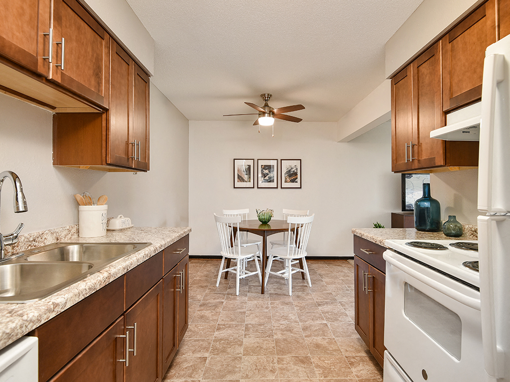 The Pines of Burnsville - Kitchen and Dining Room