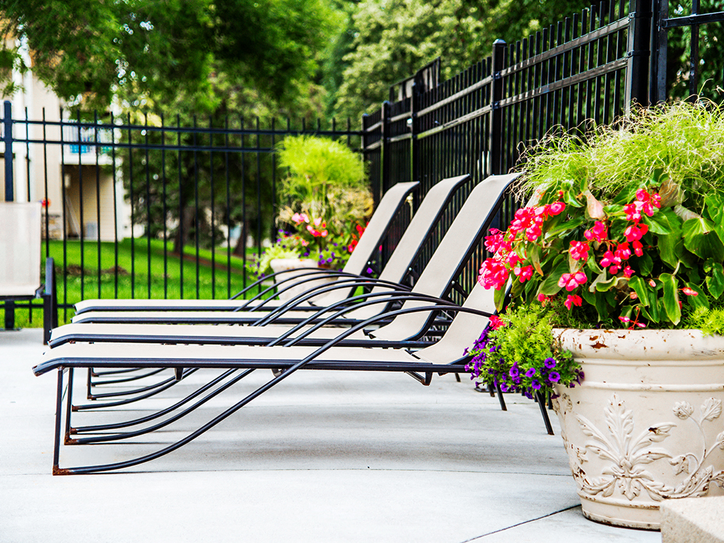 The Pines of Burnsville - Outdoor Pool