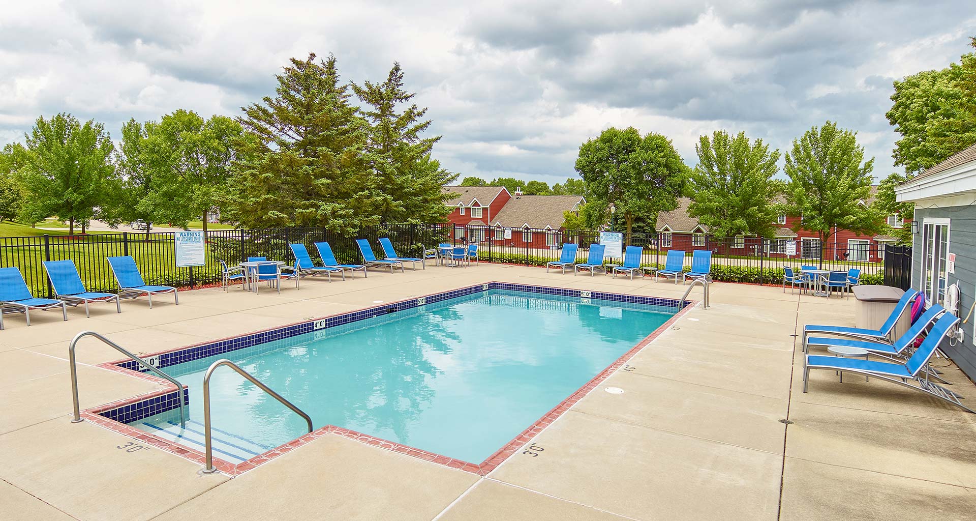 Mequon Townhomes Spacious 2 & 3 Bedroom Townhomes in Mequon, WI