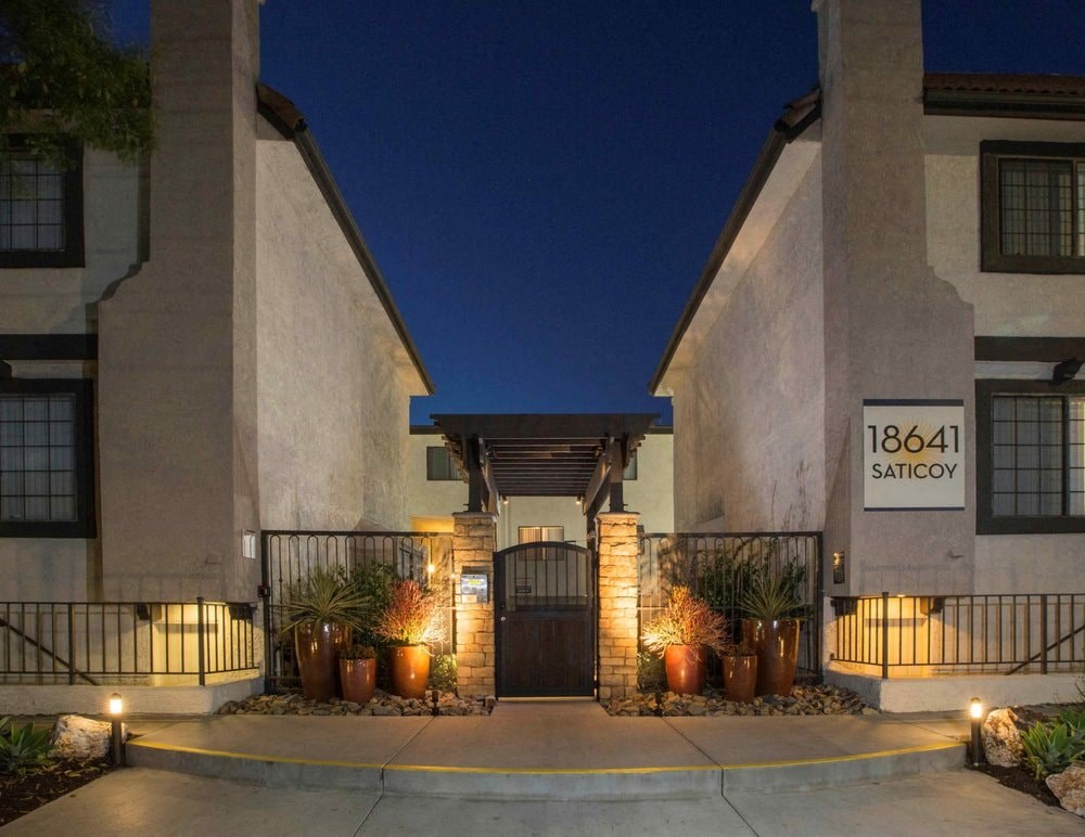 the building where the hotel is located