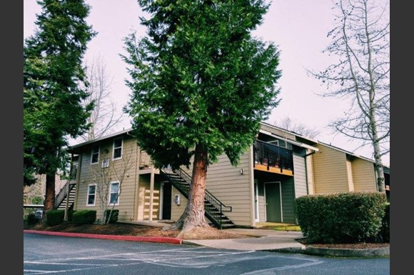 Courtside Apartments 5817 Sw Beaverton Hillsdale Hwy Portland Or Rentcafe