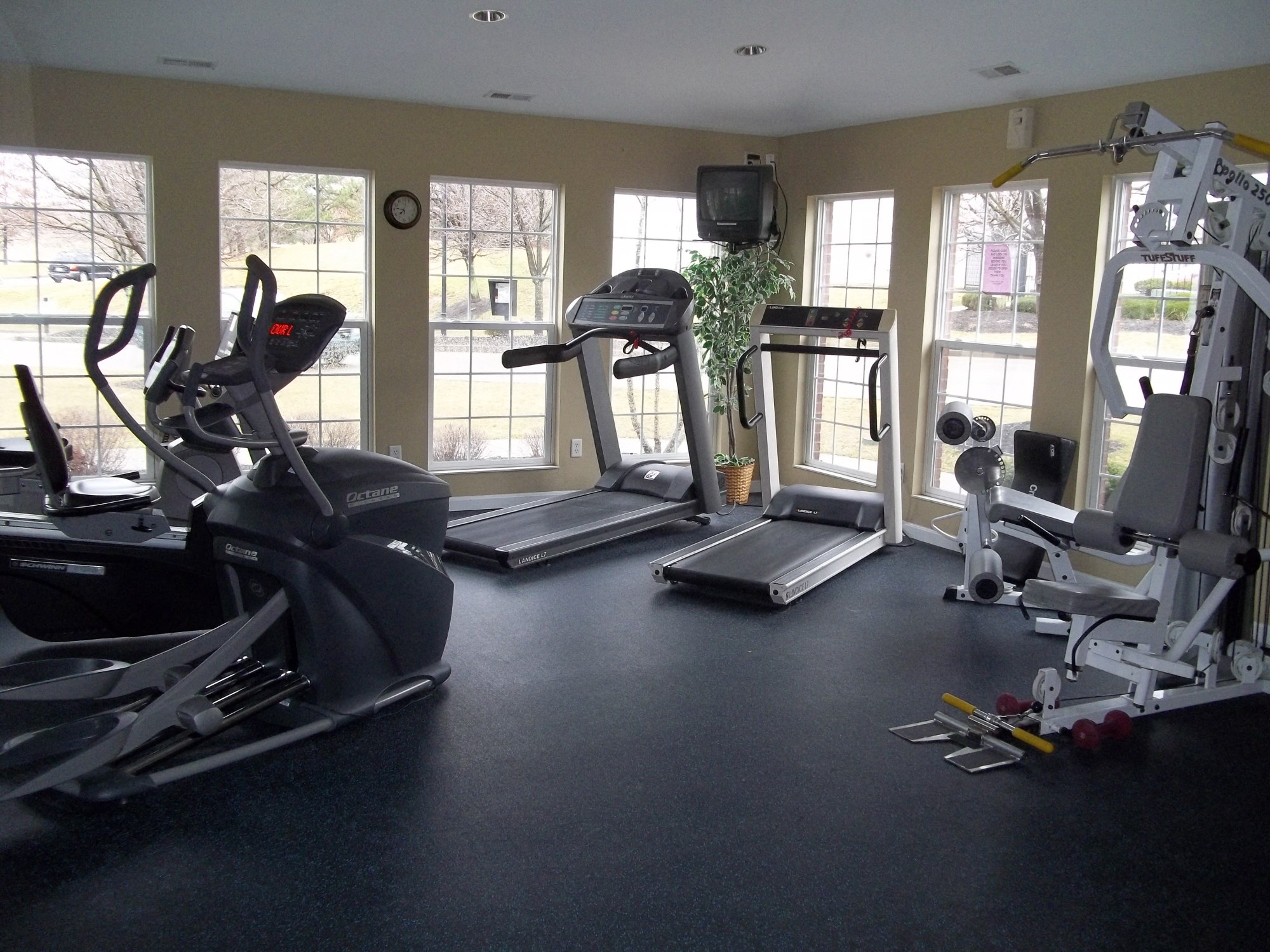 Sanctuary Place Apartments, 1900 Sanctuary Place Drive, Hebron, KY