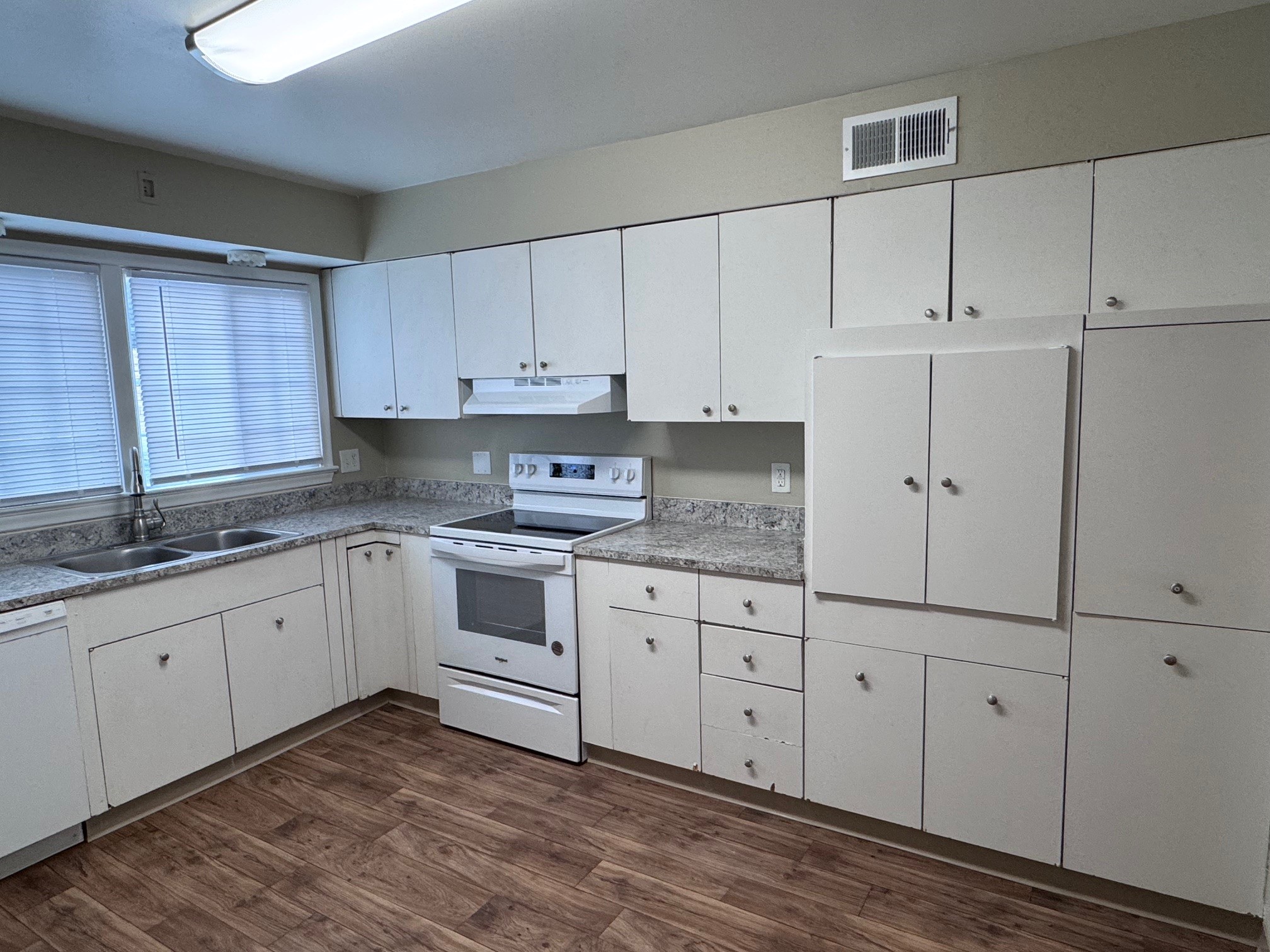7616 Pierce Street 1-3 Beds Apartment for Rent