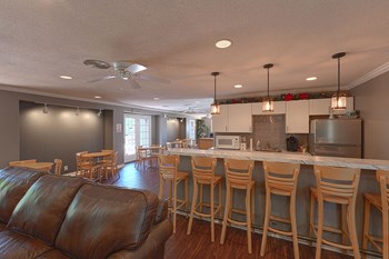 5068 Grover Street 1-2 Beds Apartment for Rent - Photo Gallery 19