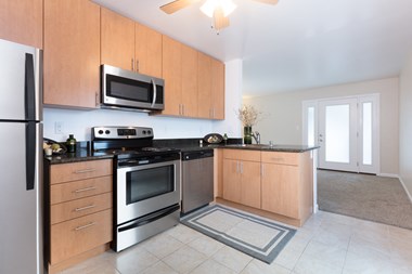 4040 Williams Road 1-3 Beds Apartment for Rent - Photo Gallery 1