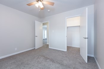 4040 Williams Road 1-3 Beds Apartment for Rent - Photo Gallery 5
