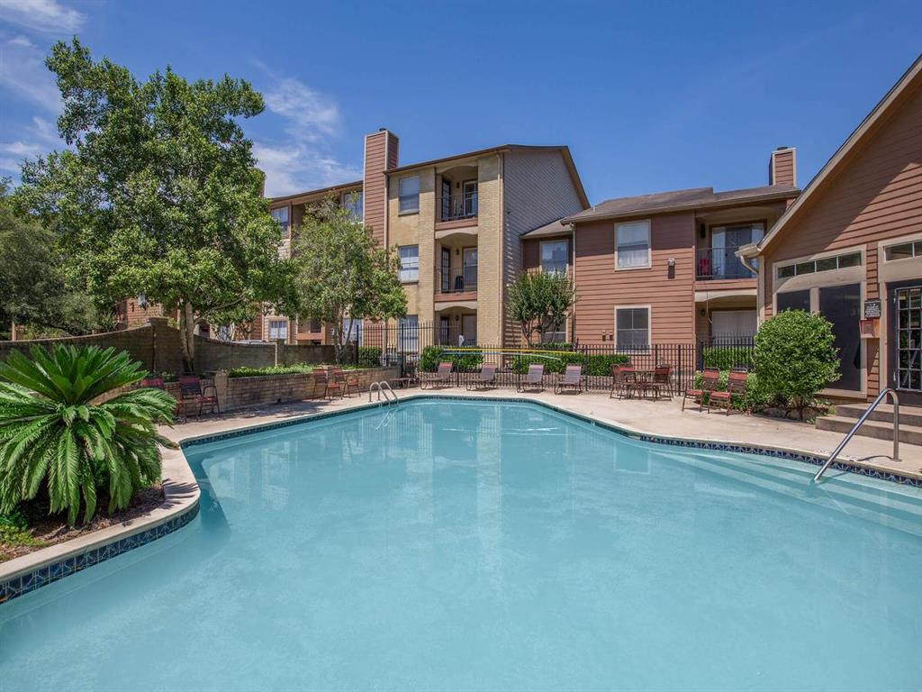 Mira Bella Apartments, 22921 Imperial Valley Dr, Houston