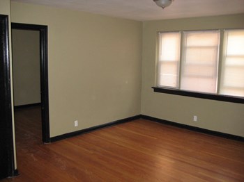4916-20 Jamieson 1 Bed Apartment for Rent - Photo Gallery 3