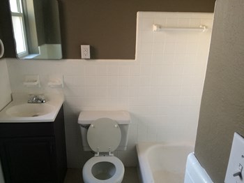 4916-20 Jamieson 1 Bed Apartment for Rent - Photo Gallery 6