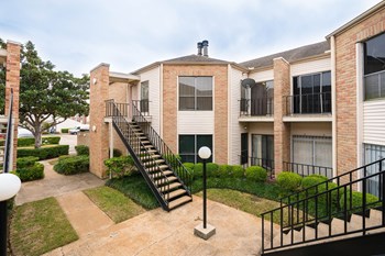 3724 Woodchase Dr 1 Bed Apartment for Rent - Photo Gallery 4