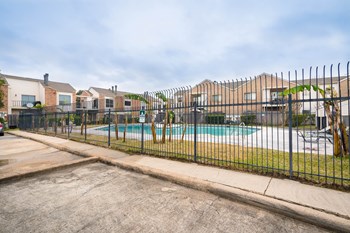 3724 Woodchase Dr 1 Bed Apartment for Rent - Photo Gallery 2