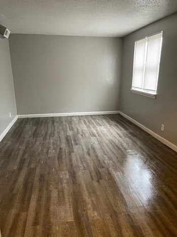 4741 E Washington Street 1-3 Beds Apartment for Rent - Photo Gallery 4