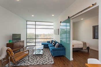 1035 W. Eastland Ave. 1-2 Beds Apartment for Rent - Photo Gallery 6