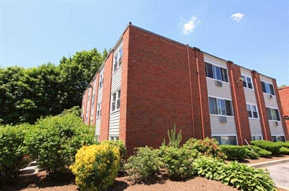 591 Willett Ave 1-2 Beds Apartment for Rent - Photo Gallery