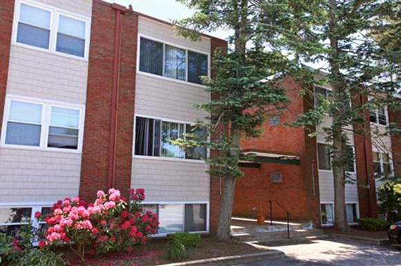 591 Willett Ave 1-2 Beds Apartment for Rent - Photo Gallery
