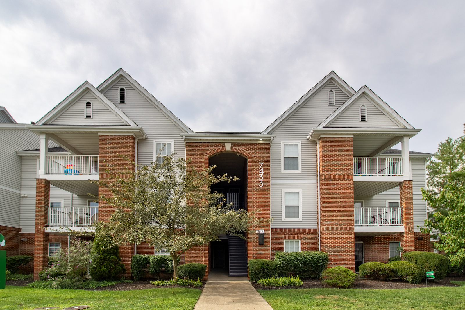 Ivy Hills Place Apartments in Cincinnati, OH