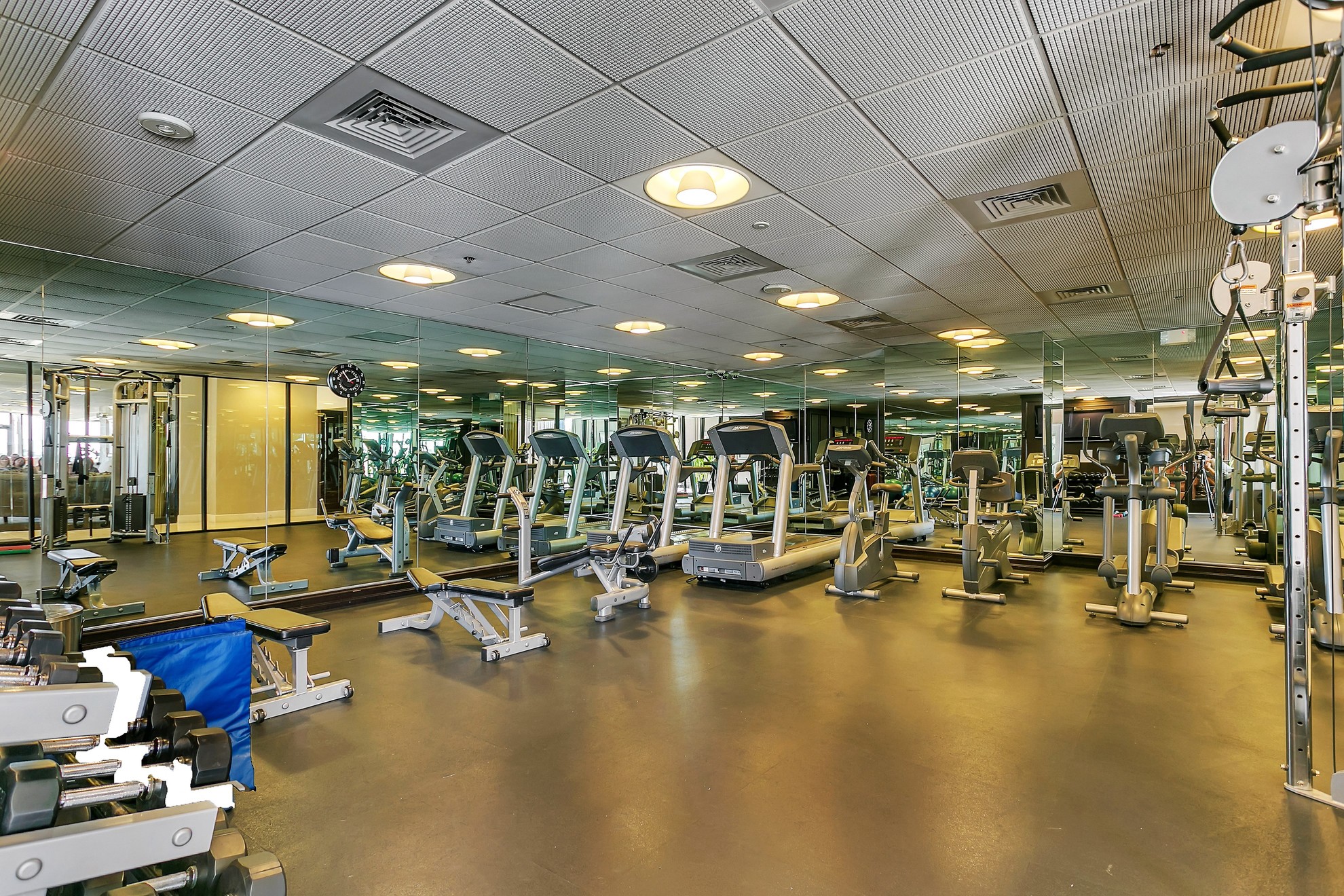 24/7 Fitness center with cardio and weights