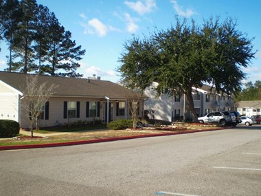office and parking area at Autumn Chase