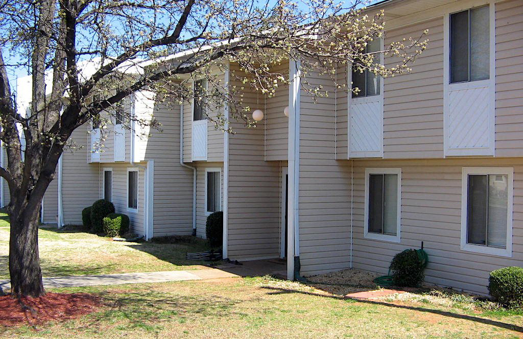 Photos and Video of Shadowood Apartments in Anniston, AL