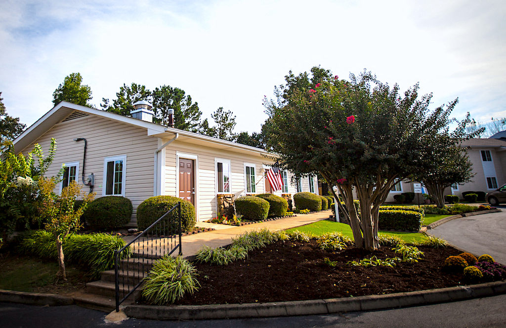 Photos and Video of Shadowood Apartments in Anniston, AL