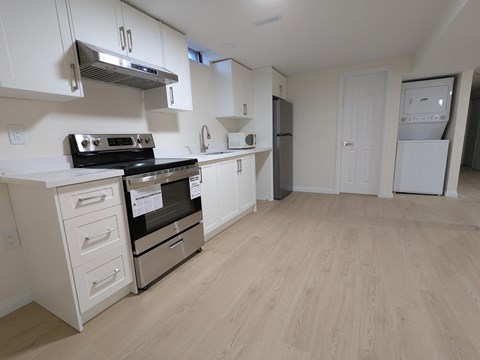35 Burkwood Crescent, Lower 2 Beds Apartment for Rent