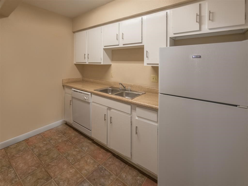 Canterbury Court Apartments