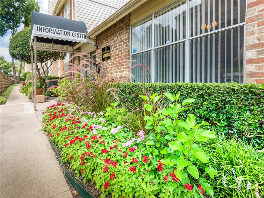 Chase Crossing Apartments, 10931 Stone Canyon Rd., Dallas, TX RentCafe