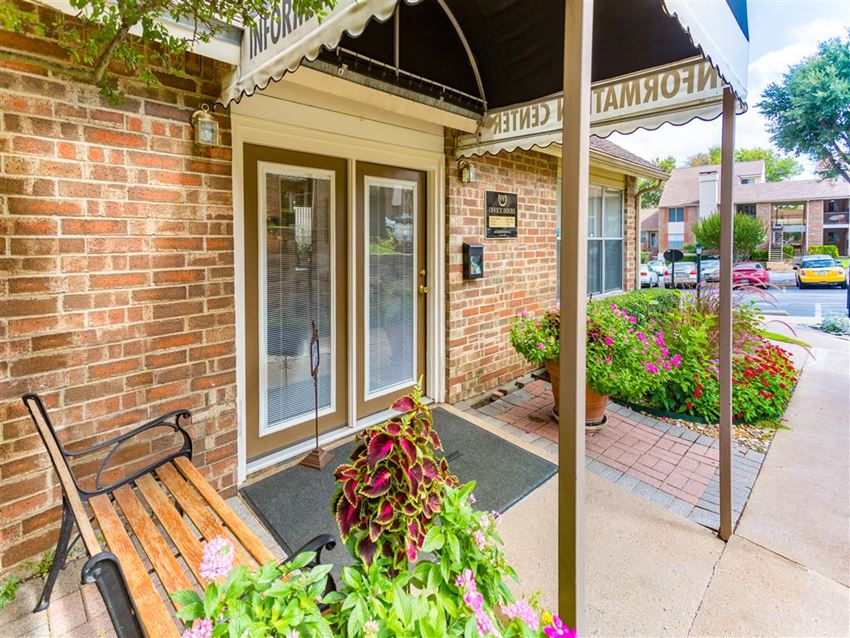 Chase Crossing Apartments, 10931 Stone Canyon Rd., Dallas, TX RentCafe