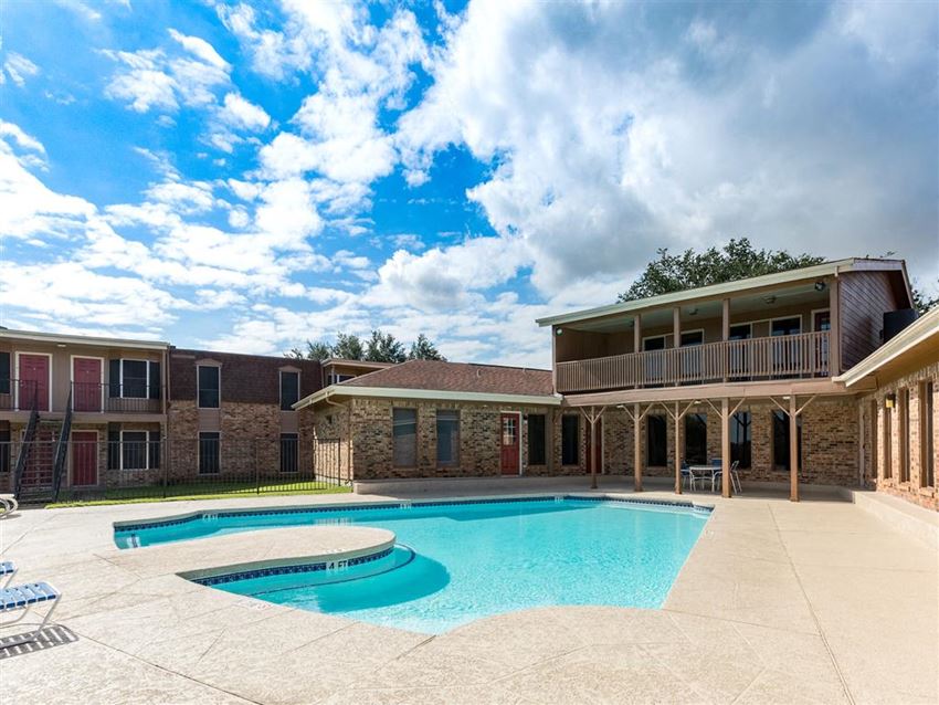 Sterling Bay Apartments, 4601 Quail Hollow Dr., Baytown, TX RentCafe
