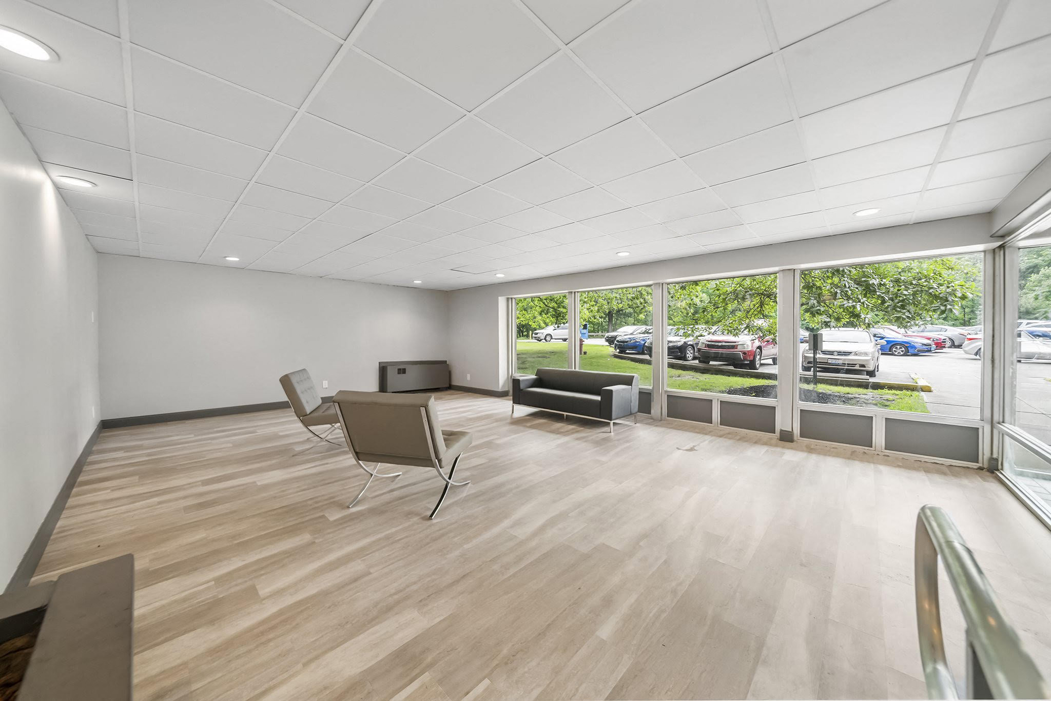 the preserve at ballantyne commons community room with seating and large windows