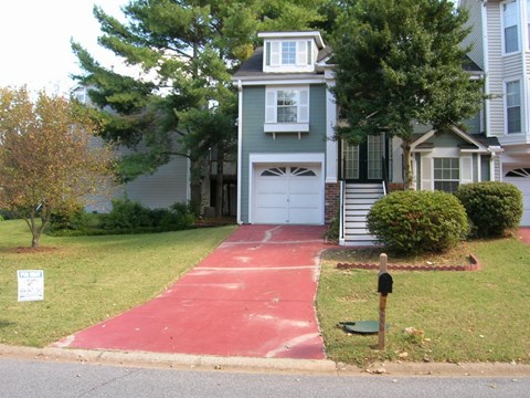 2220 Goodwood Boulevard Southeast 2 Beds Apartment for Rent