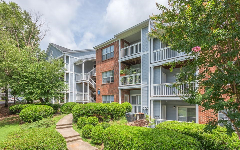 avenue at harbison exterior building