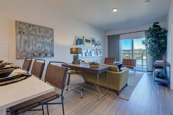 Living-Room Living-Room at Bell Marymoor Park, Washington, 98052 - Photo Gallery 3